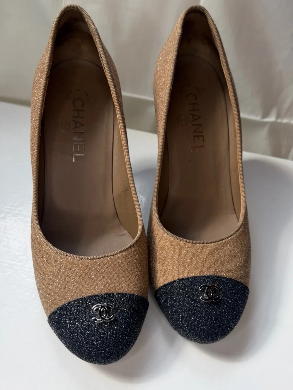 CHANEL Tan and Black Glitter Cap-Toe Flats new